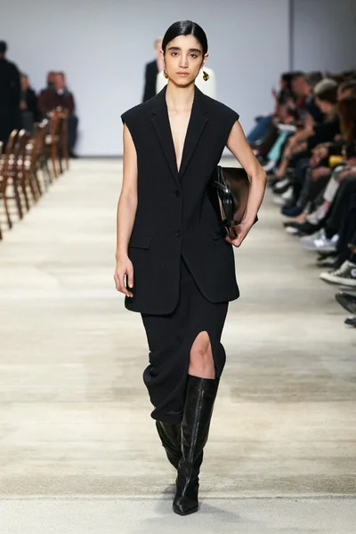 Look 7